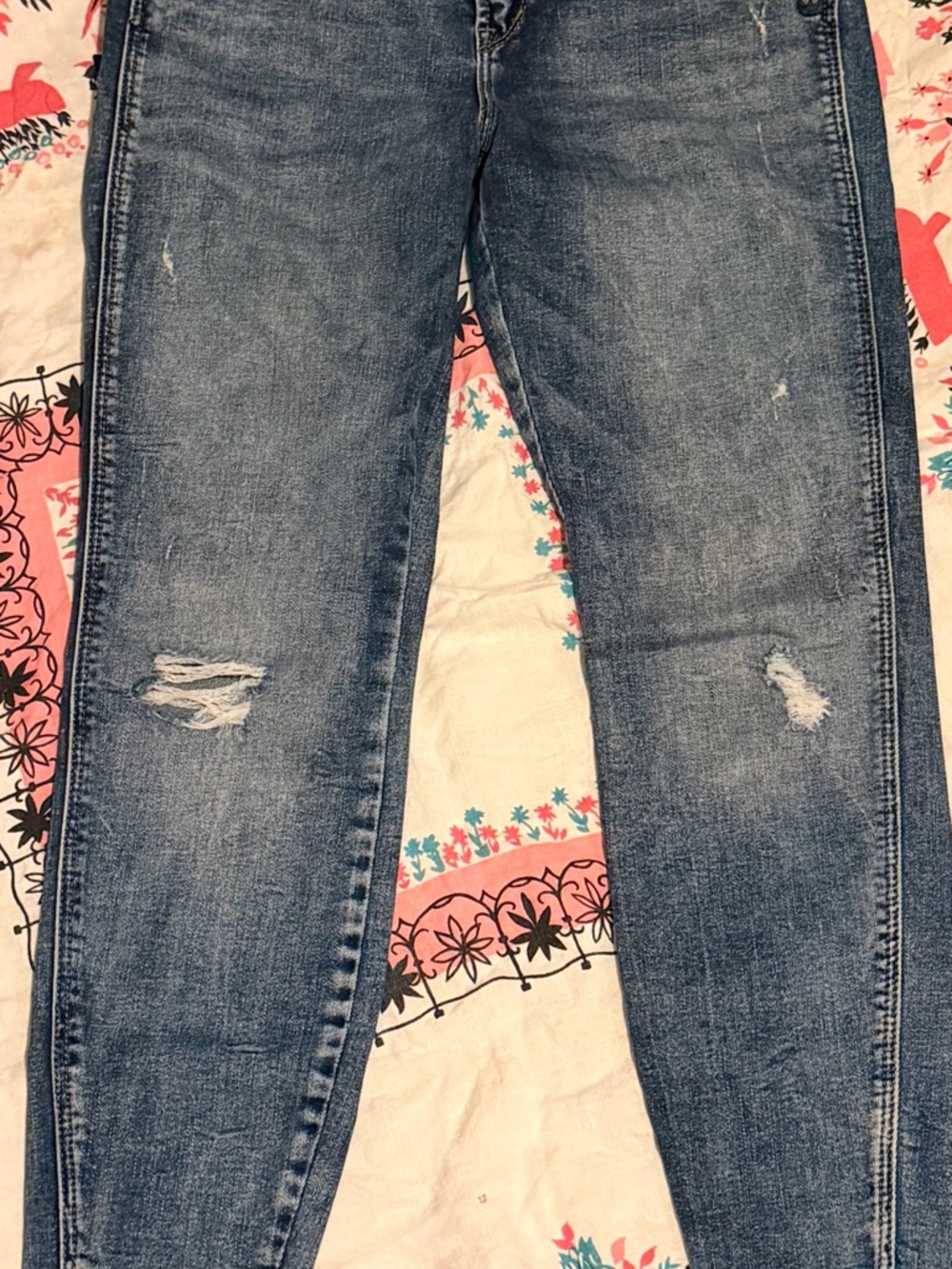 Blue Distressed Women’s Skinny Jeans